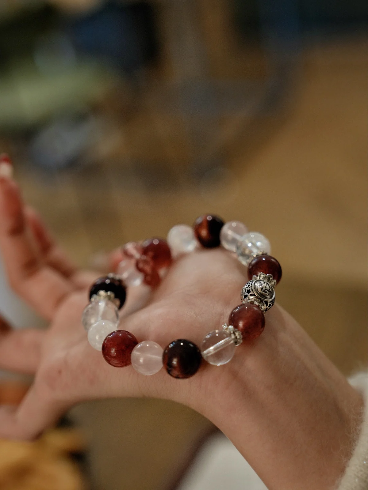 Aries Zodiac Crystal Bracelet – Red Tiger’s Eye & White Phantom Armor for Leadership, Luck, and Social Harmony