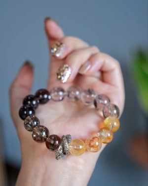 “Black Sugar Pearl Crystal Bracelet – Grounded Energy & Radiant Healing”-215