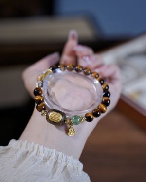 “Agarwood Amber Crystal Bracelet – Inner Strength & Prosperity”-233
