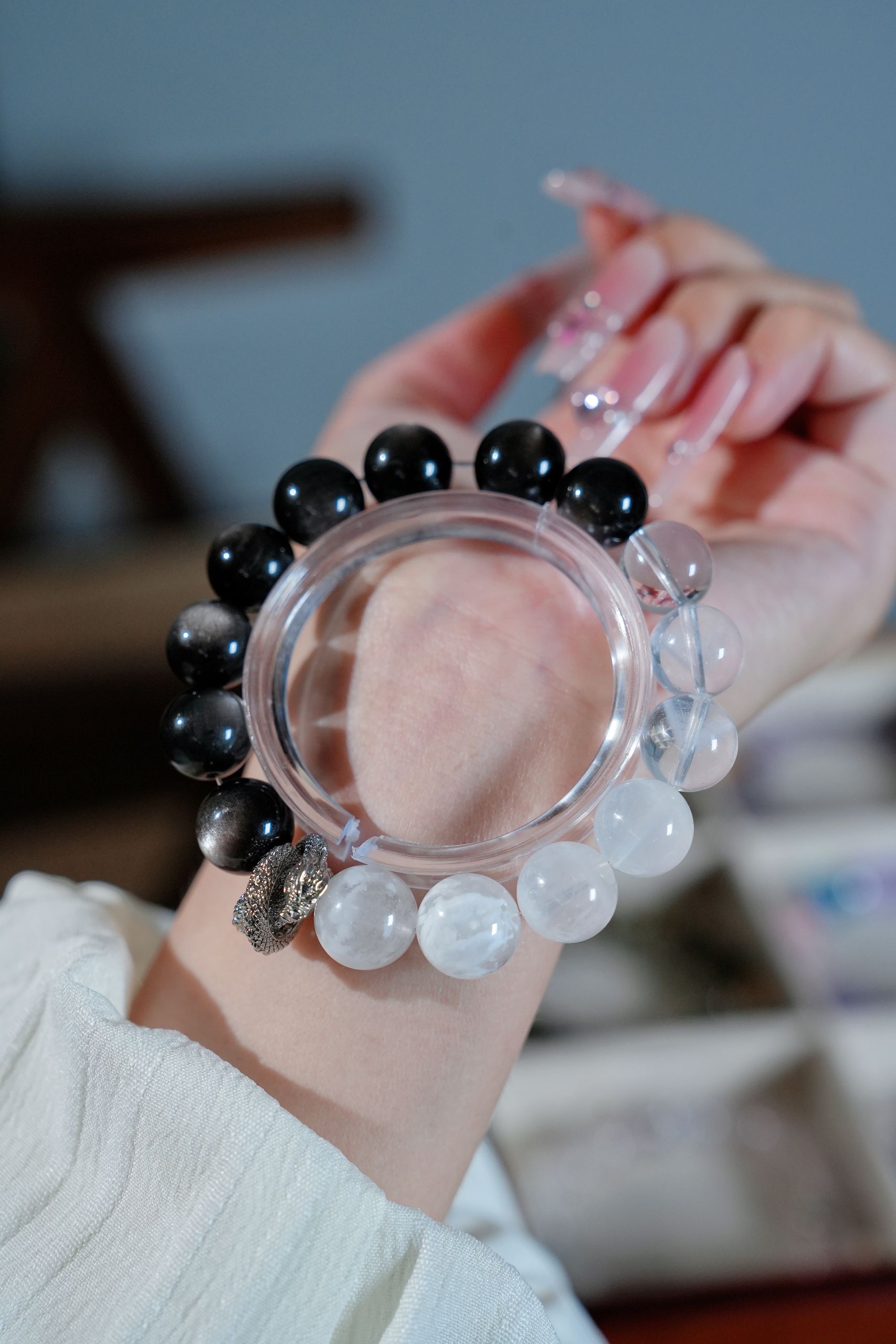 “Black Sugar Pearl Crystal Bracelet – Protection & Emotional Alchemy”-252